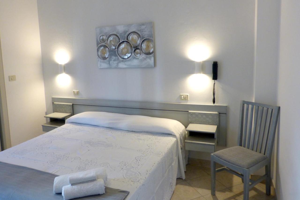 Hotel D'Annunzio カットーリカ エクステリア 写真