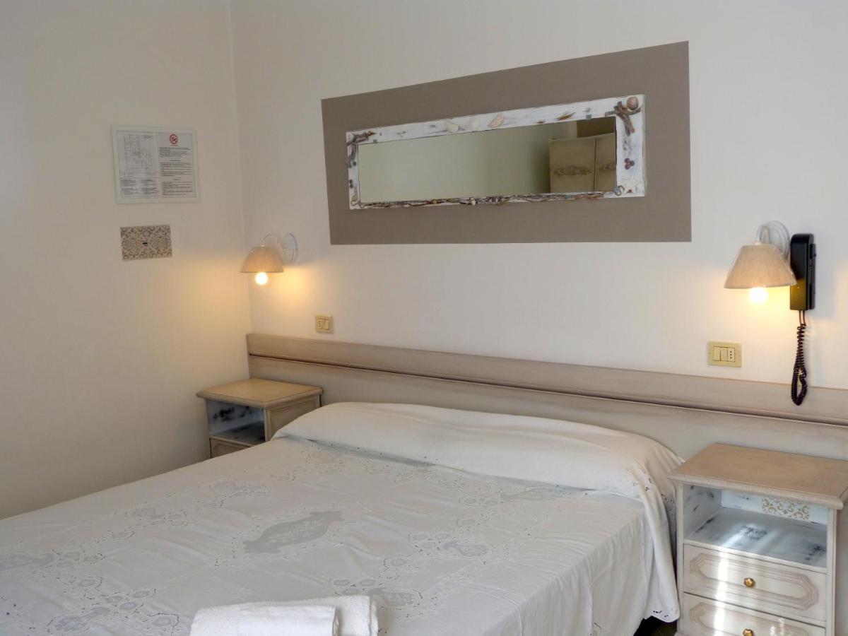 Hotel D'Annunzio カットーリカ 部屋 写真
