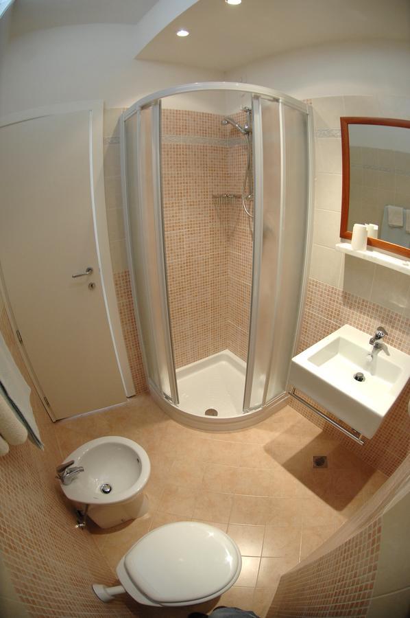 Hotel D'Annunzio カットーリカ エクステリア 写真