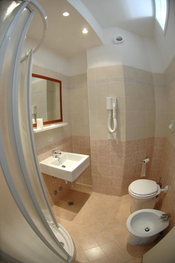 Hotel D'Annunzio カットーリカ エクステリア 写真