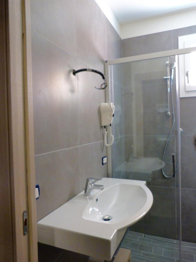 Hotel D'Annunzio カットーリカ エクステリア 写真