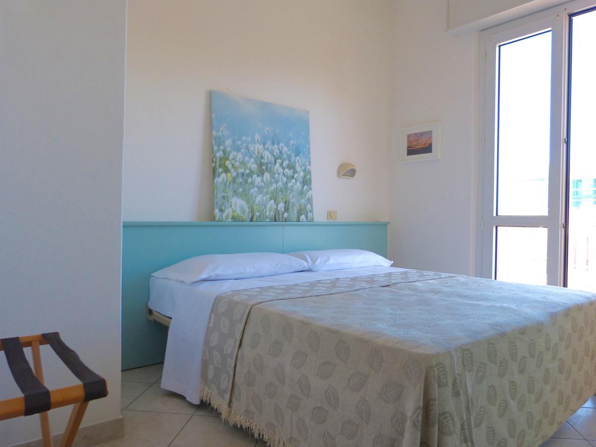 Hotel D'Annunzio カットーリカ エクステリア 写真